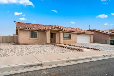 Exterior - 8758 E 25 St, Yuma, AZ 85365 photo 3 of 5