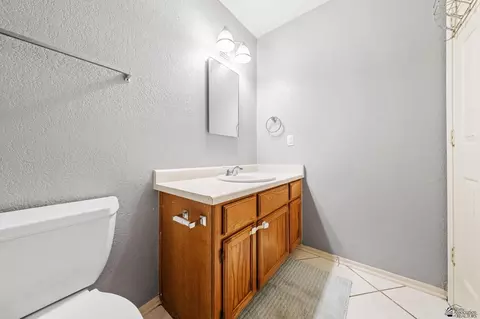 Bath - 8758 E 25 St, Yuma, AZ 85365 photo 3 of 4