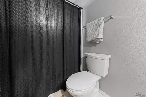 Bath - 8758 E 25 St, Yuma, AZ 85365 photo 1 of 4