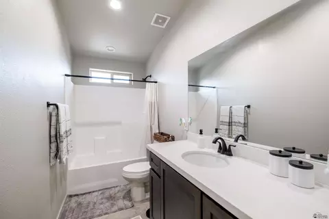 Bath - 11640 E 34 St, Yuma, AZ 85367 photo 1 of 3