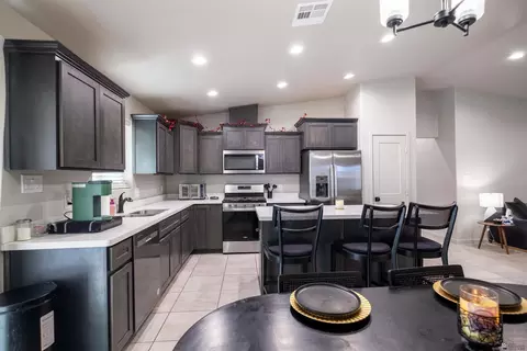Kitchen - 11640 E 34 St, Yuma, AZ 85367 photo 1 of 4