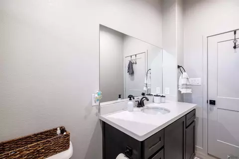 Bath - 11640 E 34 St, Yuma, AZ 85367 photo 2 of 3