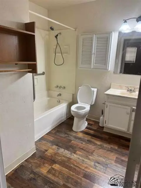 Bath - 945 E 26 Pl, Yuma, AZ 85365 photo 1 of 1