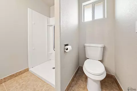 Bath - 13420 E 51 St, Yuma, AZ 85367 photo 6 of 6
