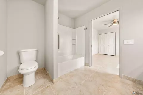Bath - 13420 E 51 St, Yuma, AZ 85367 photo 3 of 6