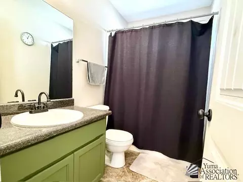 Bath - 8975 E 38 Pl, Yuma, AZ 85365 photo 3 of 4