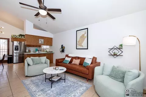 Living - 2204 E 27 Ln, Yuma, AZ 85365 photo 4 of 4
