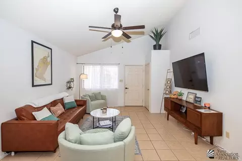 Living - 2204 E 27 Ln, Yuma, AZ 85365 photo 2 of 4