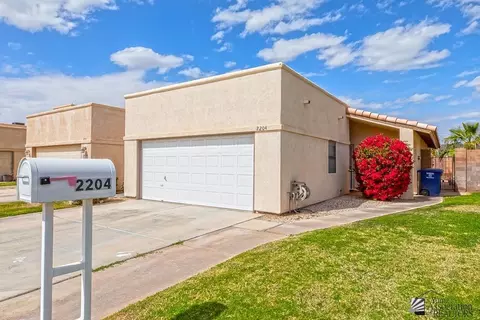Exterior - 2204 E 27 Ln, Yuma, AZ 85365 photo 4 of 8