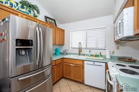 Kitchen - 2204 E 27 Ln, Yuma, AZ 85365 photo 1 of 2