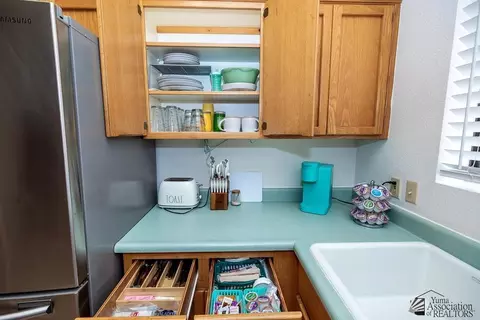 Kitchen - 2204 E 27 Ln, Yuma, AZ 85365 photo 2 of 2