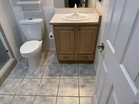Bath - 13815 E 54 St, Yuma, AZ 85367 photo 2 of 6