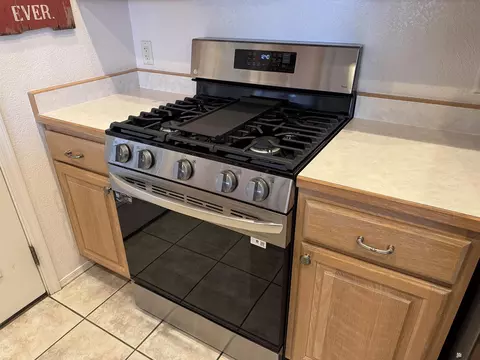 Kitchen - 13815 E 54 St, Yuma, AZ 85367 photo 8 of 10