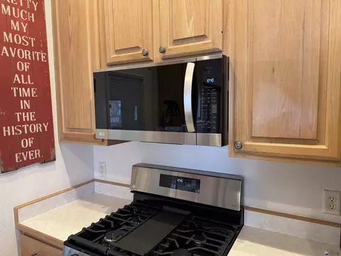 Kitchen - 13815 E 54 St, Yuma, AZ 85367 photo 9 of 10