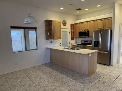 Kitchen - 13815 E 54 St, Yuma, AZ 85367 photo 2 of 10