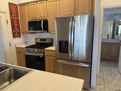 Kitchen - 13815 E 54 St, Yuma, AZ 85367 photo 10 of 10