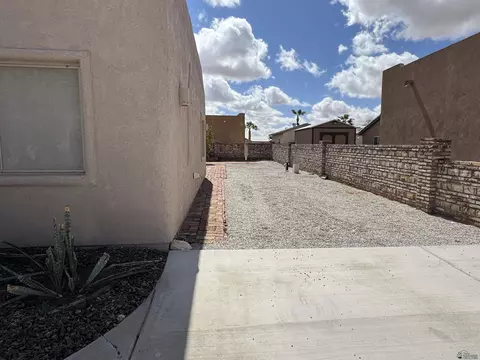 Exterior - 13815 E 54 St, Yuma, AZ 85367 photo 7 of 16