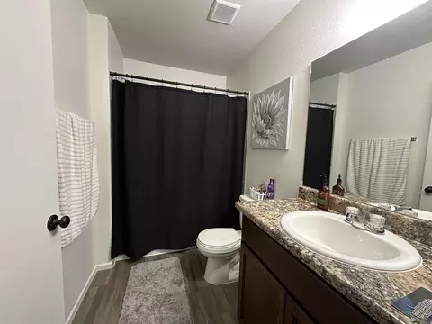 Bath - 7345 E 36 Pl, Yuma, AZ 85365 photo 1 of 2