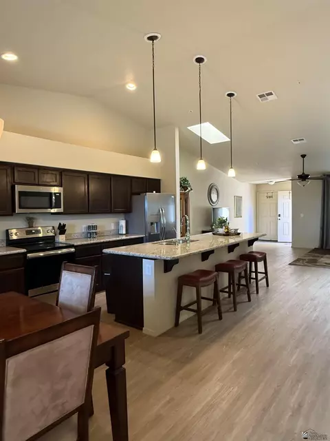 Kitchen - 7299 E 39 Pl, Yuma, AZ 85365 photo 2 of 2