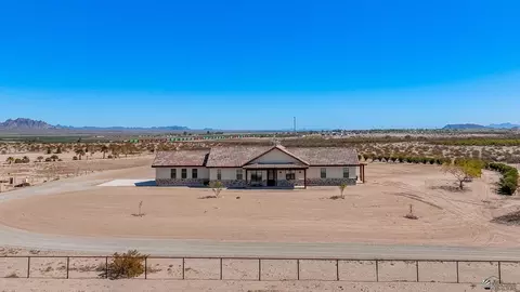 27224 E County 11 12 St, Wellton, AZ 85356