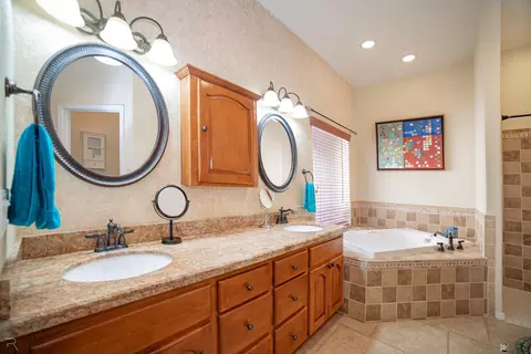 Bath - 14522 E 48 Dr, Yuma, AZ 85367 photo 2 of 3