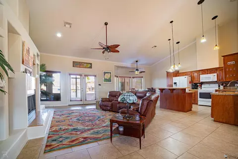 Living - 14522 E 48 Dr, Yuma, AZ 85367 photo 1 of 2