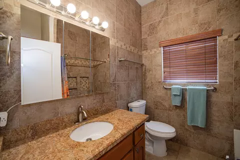 Bath - 14522 E 48 Dr, Yuma, AZ 85367 photo 1 of 3