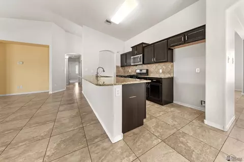 Entry Way - 11630 E 36 St, Yuma, AZ 85367 photo 2 of 2