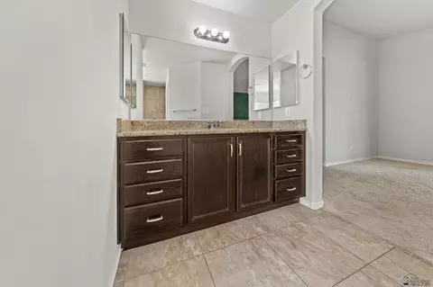 Bath - 11630 E 36 St, Yuma, AZ 85367 photo 3 of 5