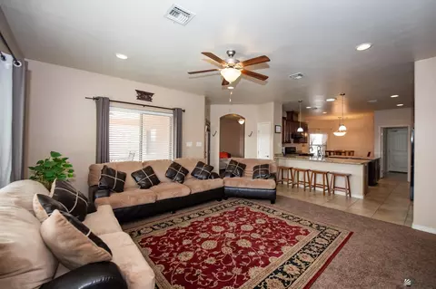 Living - 12127 E 35 St, Yuma, AZ 85367 photo 1 of 4