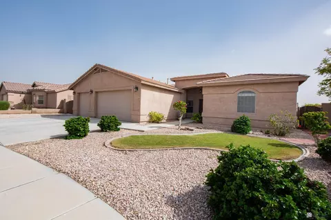 Exterior - 12127 E 35 St, Yuma, AZ 85367 photo 4 of 10