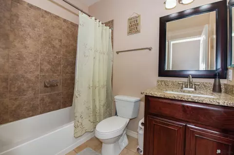 Bath - 12127 E 35 St, Yuma, AZ 85367 photo 3 of 3