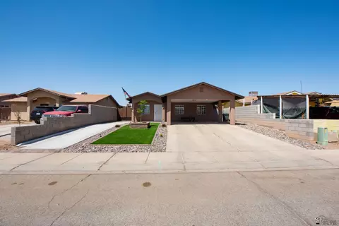 276 E Villa St, San Luis, AZ 85349