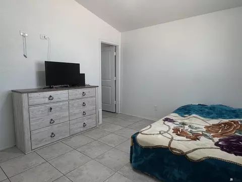 Bedroom - 8688 E 41 Ln, Yuma, AZ 85365 photo 5 of 6