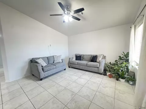 Living - 8688 E 41 Ln, Yuma, AZ 85365 photo 1 of 3