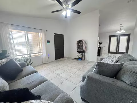 Living - 8688 E 41 Ln, Yuma, AZ 85365 photo 3 of 3
