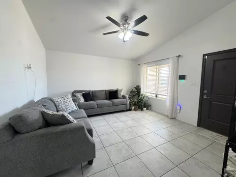 Living - 8688 E 41 Ln, Yuma, AZ 85365 photo 2 of 3