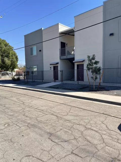 195 N 17 Ave, Yuma, AZ 85364