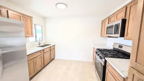 Kitchen - 275 E 26 St, Yuma, AZ 85364 photo 5 of 5