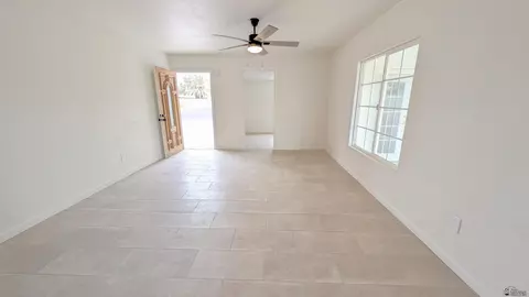 Living - 275 E 26 St, Yuma, AZ 85364 photo 4 of 5