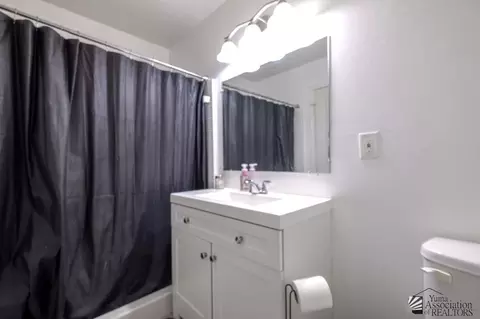 Bath - 715 E 25 St, Yuma, AZ 85365 photo 2 of 2