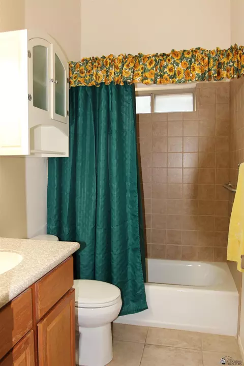 Bath - 13375 E 52 St, Yuma, AZ 85367 photo 3 of 3