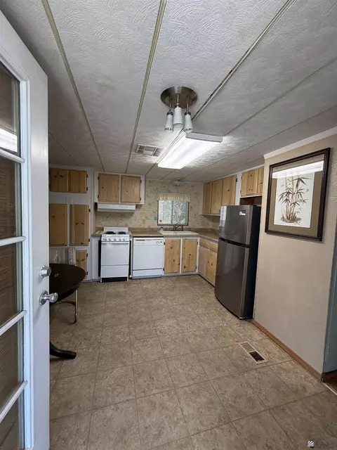 2161 S Sidewinder Ave, Yuma, AZ 85364