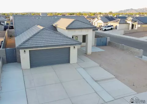 8756 E 41 St, Yuma, AZ 85365