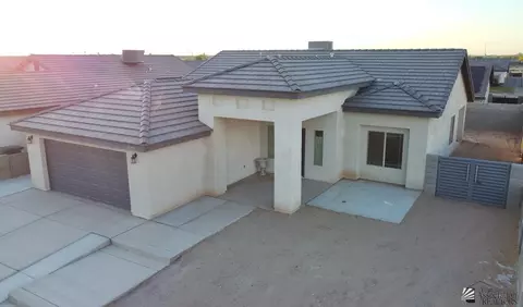 8756 E 41 St, Yuma, AZ 85365 photo 2