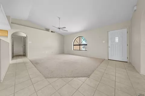 Living - 11212 E 37 Ln, Yuma, AZ 85367 photo 3 of 4