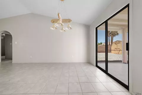 Living - 11212 E 37 Ln, Yuma, AZ 85367 photo 4 of 4