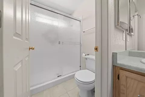 Bath - 11212 E 37 Ln, Yuma, AZ 85367 photo 2 of 4