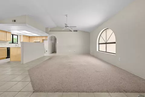 Living - 11212 E 37 Ln, Yuma, AZ 85367 photo 2 of 4