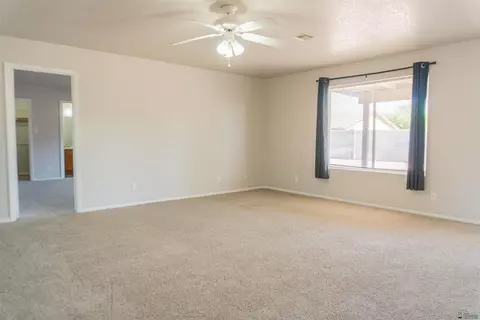 Living - 6351 E 41 St, Yuma, AZ 85365 photo 3 of 4